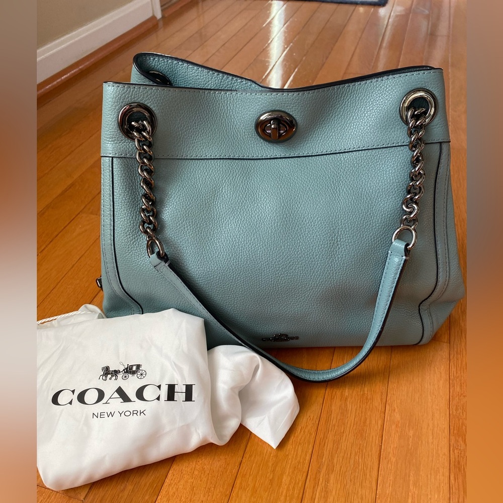 EUC Coach Edie Leather Shoulder Bag Slate Blue w/turn lock closure